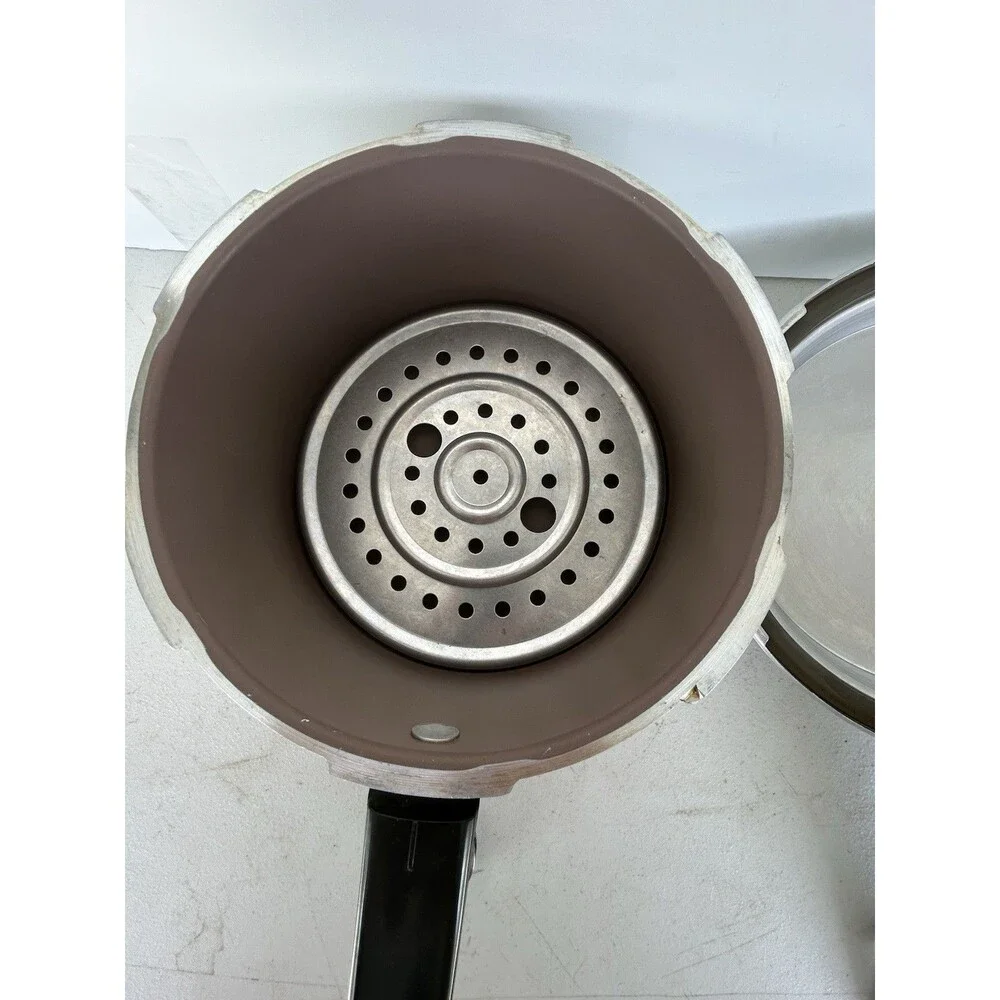 Vintage Mirro-Matic 4 Qt Pressure Cooker M-0294 w Rack Jiggler Aluminum USA